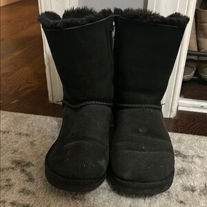 Black Fur-Lined Winter Boots